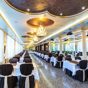 3* Hotel Royal Palace